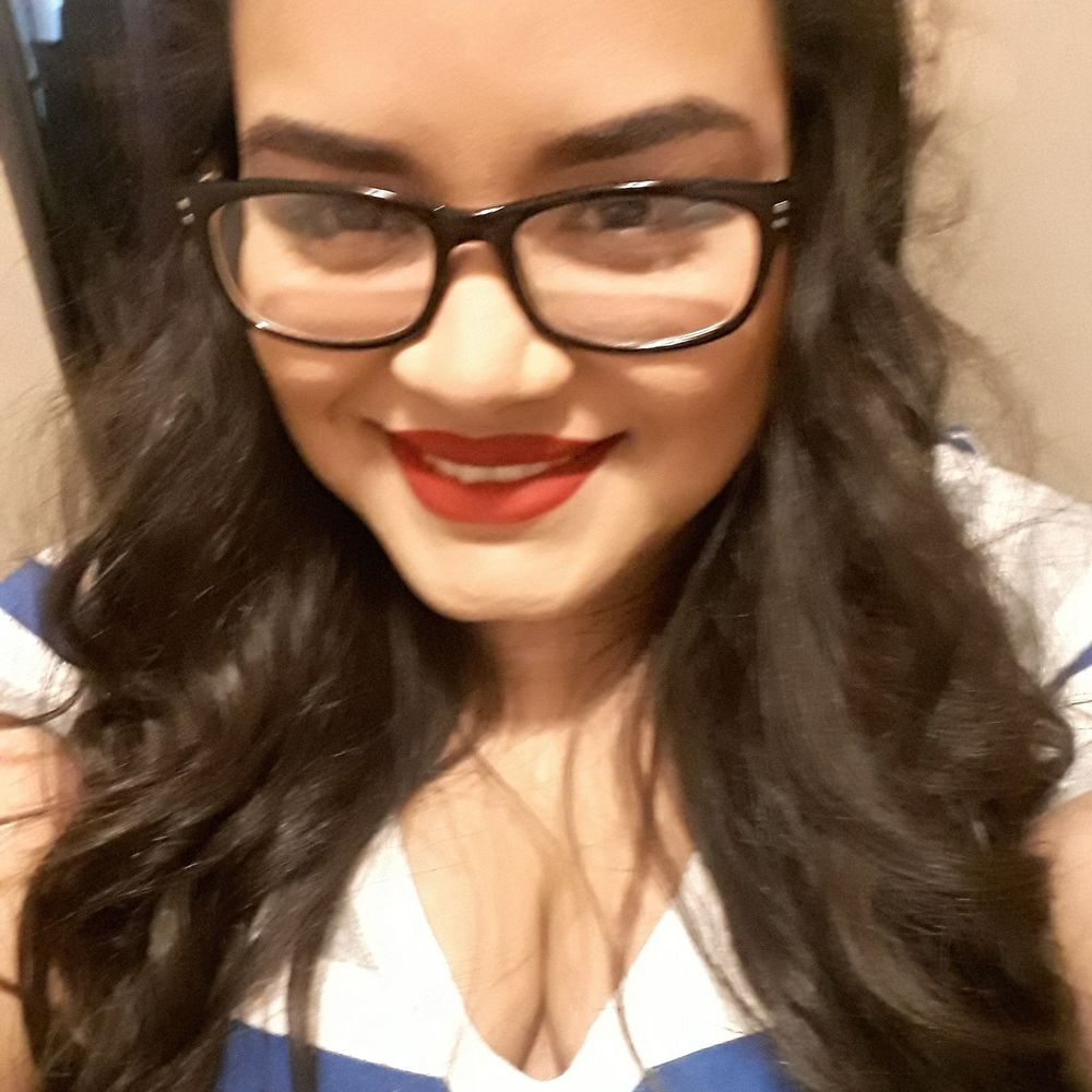 Meet your Posher, Lorie